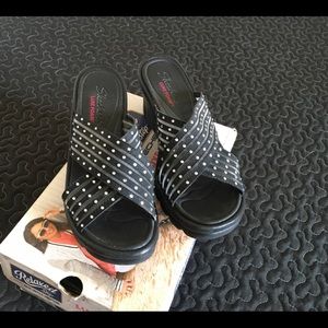 Skechers relaxed step slip on sandals